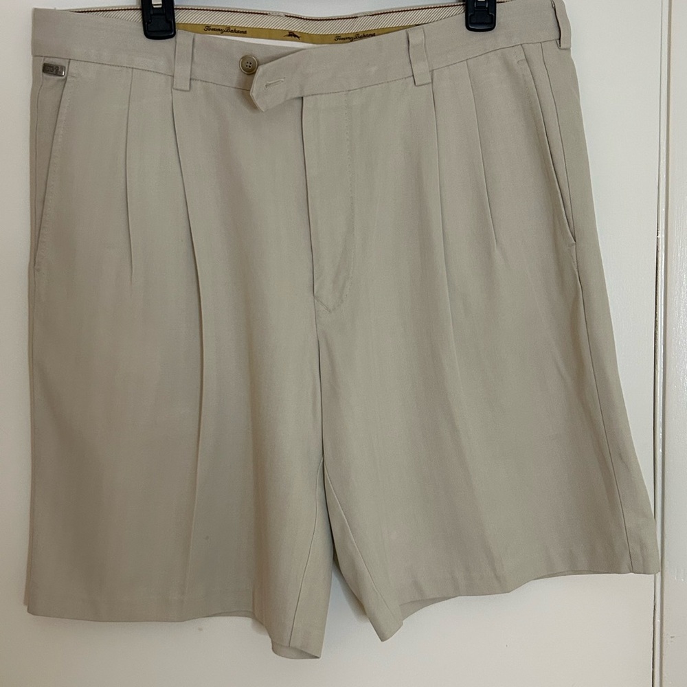 Tommy Bahama Beige Flat Front Men's Dress Shorts 90% Silk Size 35